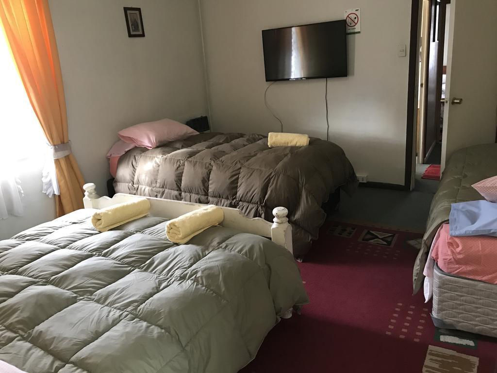 Hostal Torres Del Paine Punta Arenas Exterior photo