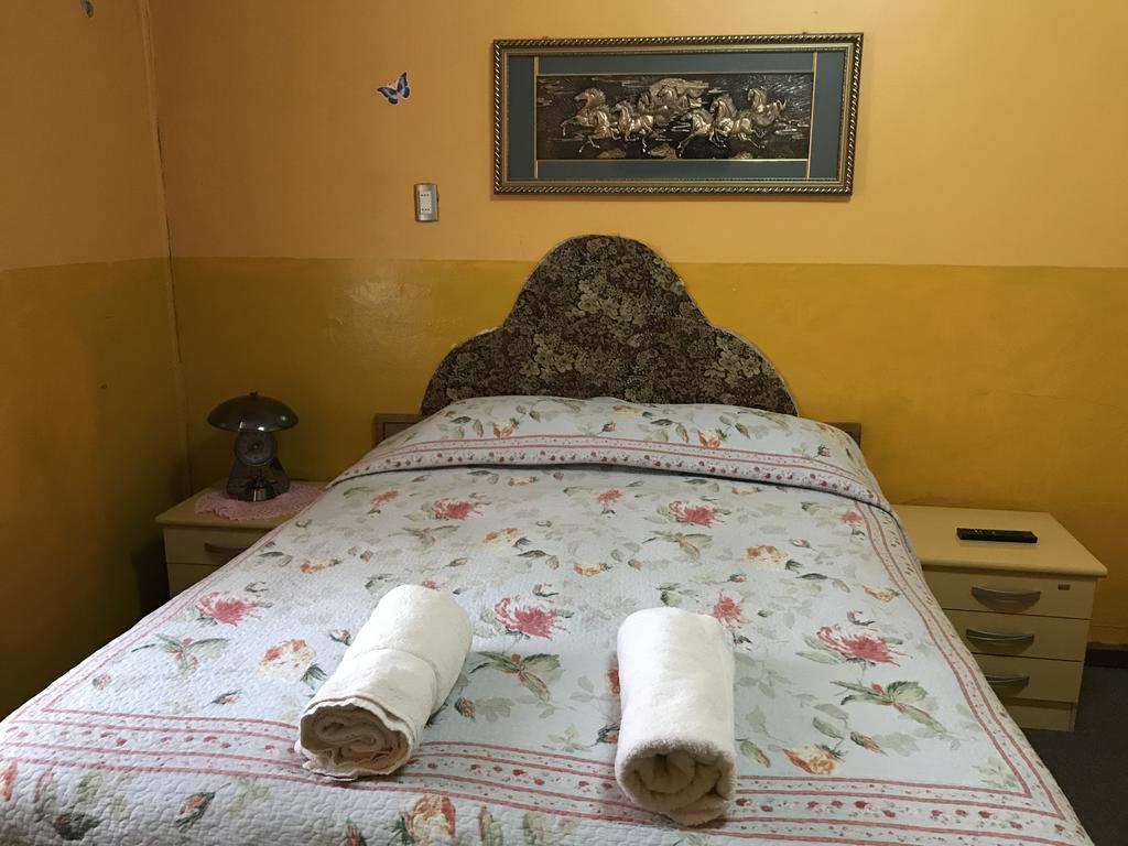 Hostal Torres Del Paine Punta Arenas Exterior photo