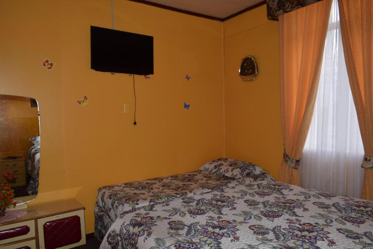 Hostal Torres Del Paine Punta Arenas Exterior photo