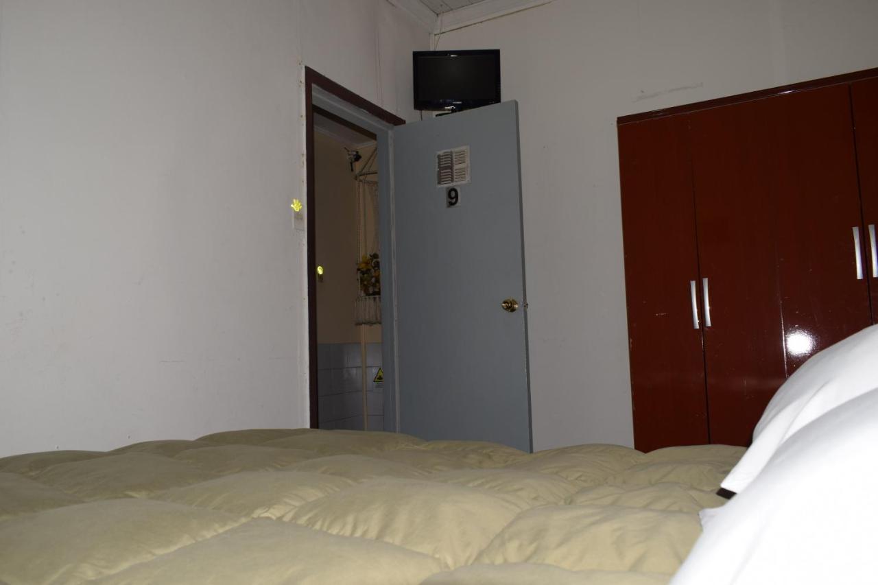 Hostal Torres Del Paine Punta Arenas Exterior photo