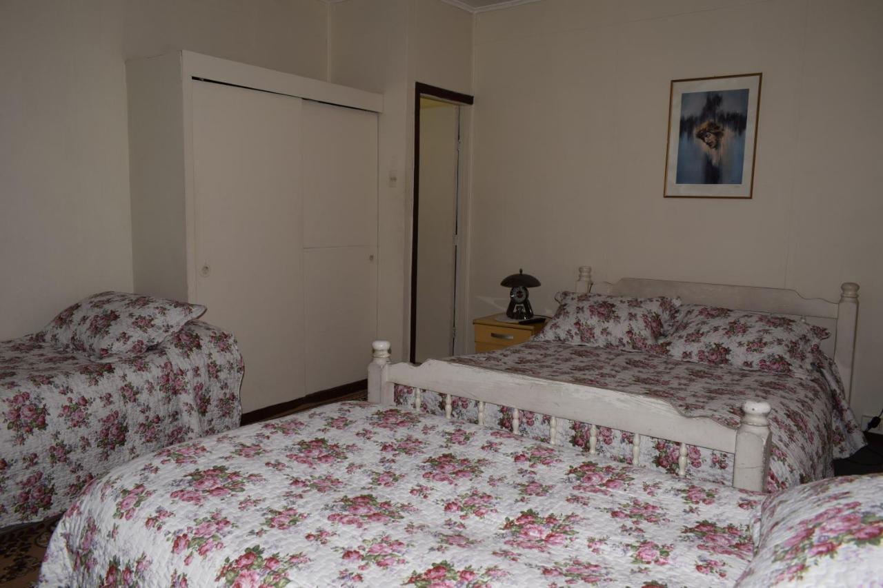 Hostal Torres Del Paine Punta Arenas Exterior photo