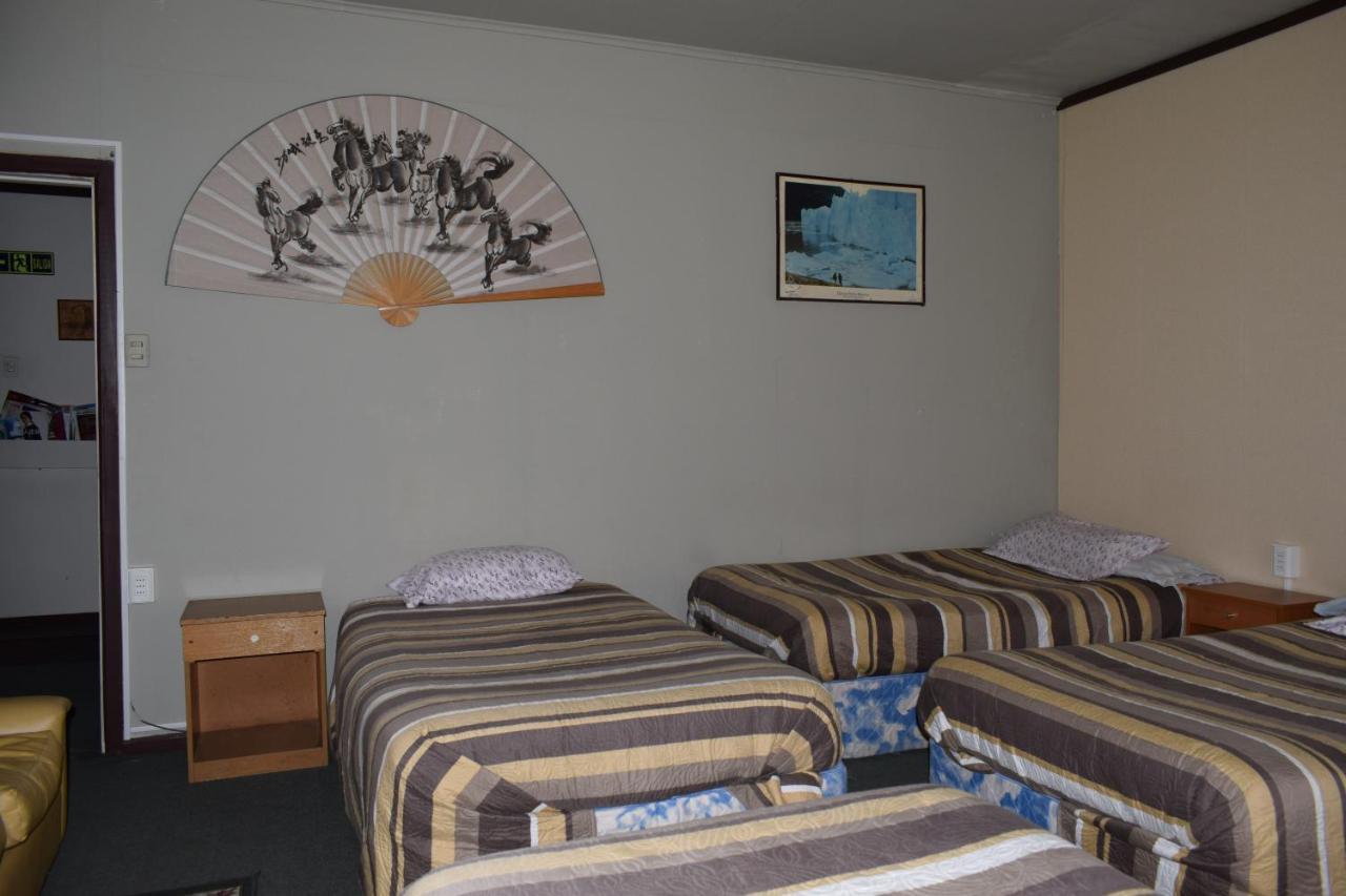 Hostal Torres Del Paine Punta Arenas Exterior photo
